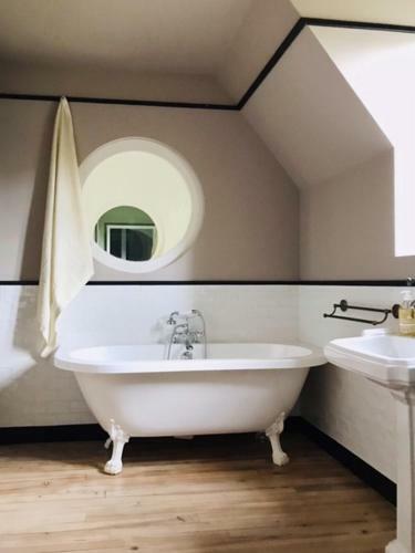 Villa Manoir Vascoeuil Pour 4 (6 En �t�)