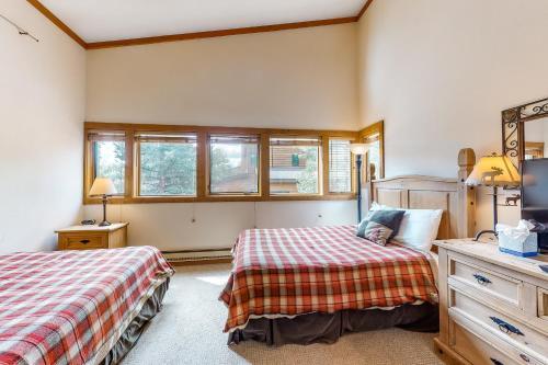 Tennis Townhome 1323