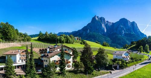 Solaia Hotel & Guesthouse