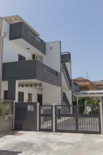 Apartamento Mareinsicilia: Appartamenti Larica