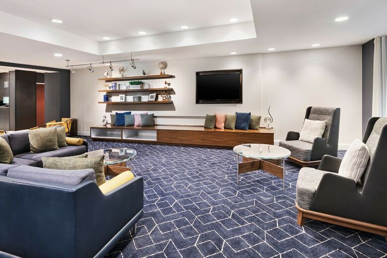 Hotel Courtyard By Marriott Burlington