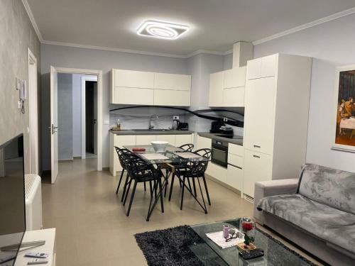 Apartment Near Air Albania Stadium