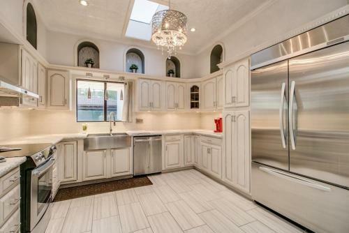 Spectacular Fountain Hills 5 Bdrm Wpool And Views