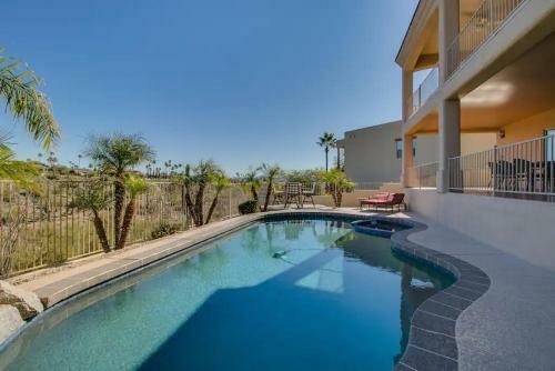 Fabulous 4-bdrm Wbreathtaking Views & Pool