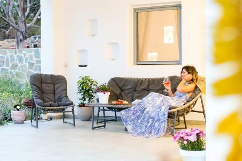 Cycladic Home On The Hill With Beautiful Views!!
