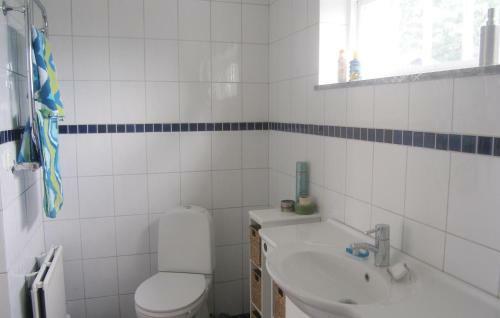 Four-bedroom Holiday Home In Beddingestrand
