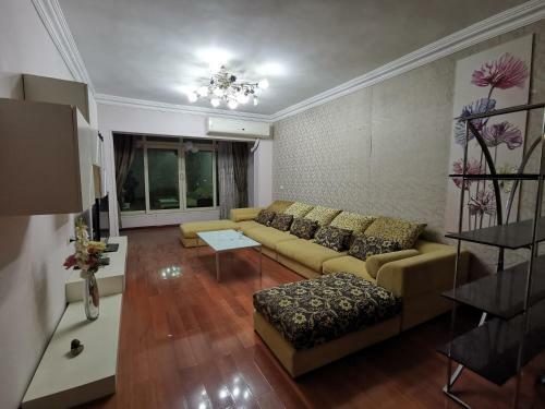 Nile Maadi Modern 3 Bedroom Apartment