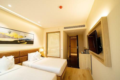 Hotel The Monarch At Chakan Midc, Pune