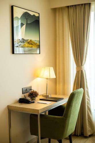 Hotel The Monarch At Chakan Midc, Pune