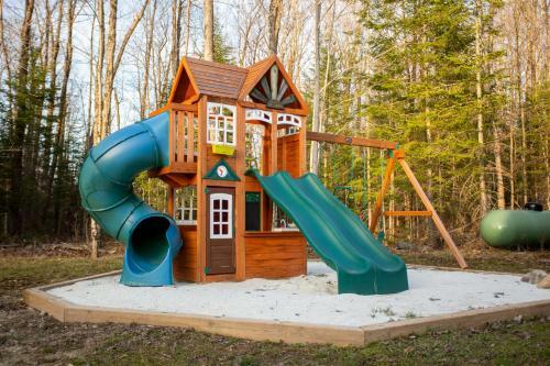 Luxury Mountain Lodge, 3-bed 3-bath, A Min To Lake