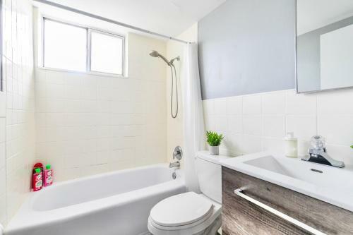 Apartamento Bright 1br King Apt - Near Dt Hamilton!