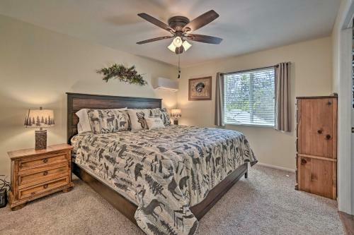 Pine Angry Skunk Cabin With Outdoor Oasis!