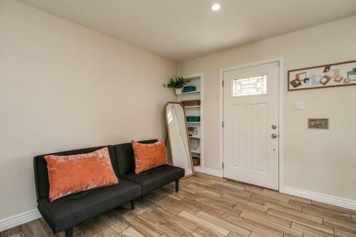 Mid-century Melrose 3bdrm Vintage Vibe With Pool