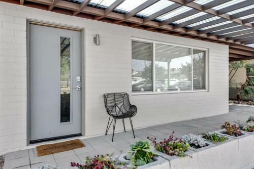Modern And Comfy 3 Bdrm Near Melrose District