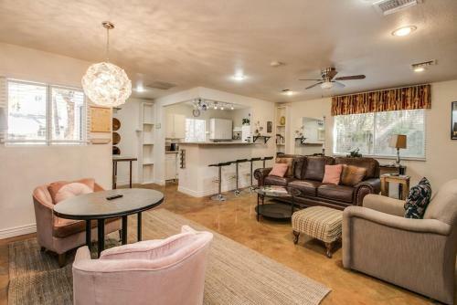 Charming 1-bdrm Guesthouse In Historic District