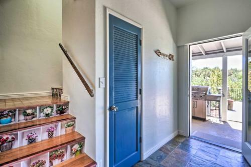 Vibrant Prescott Home Deck, Grill, Near Dtwn