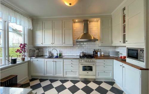 Nice Home In G�teborg With Wifi And 3 Bedrooms