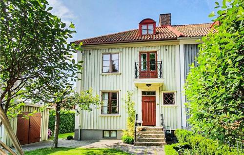 Nice Home In G�teborg With Wifi And 3 Bedrooms