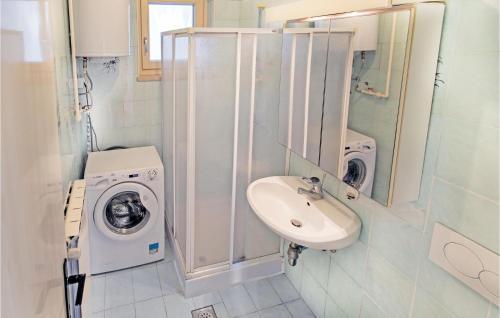 Amazing Apartment In Lucija With 2 Bedrooms