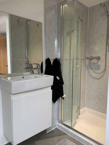 Apartamento Entire Rental Unit, Central 2 Bed Spacious Flat