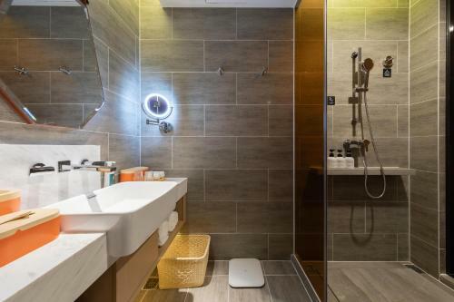 Atour Hotel Kunming Economic Development Zone