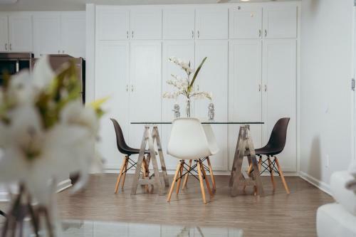 Apartamento Beautiful 1 Bedroom Suite In Central Location!