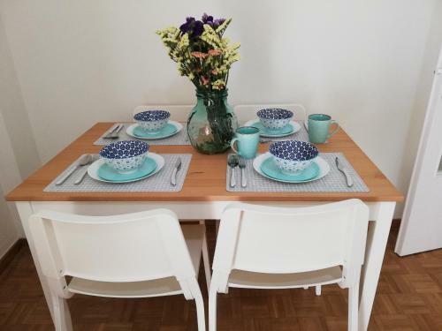 Old Town Stay Furnished Apartment
