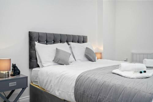 Immaculate And Modern 2 Bedroom Apartment In Slough