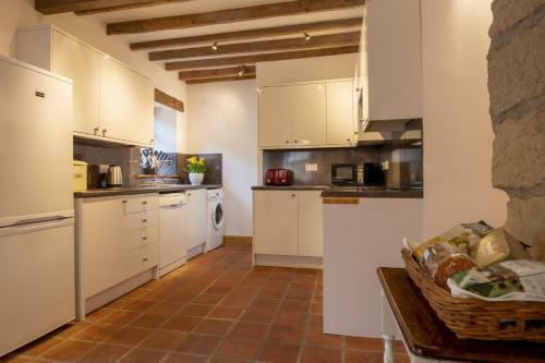 Threp'nybit Cottage