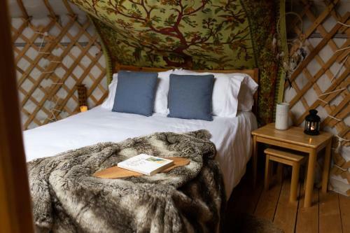 Pass The Keys Yurt From The Madding Crowd - Unique Glamping Break