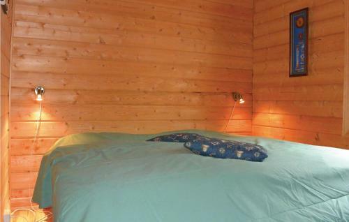 Two-bedroom Holiday Home In Sorvagen