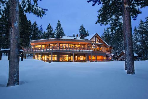 Wooded Luxury At Tahoe Donner