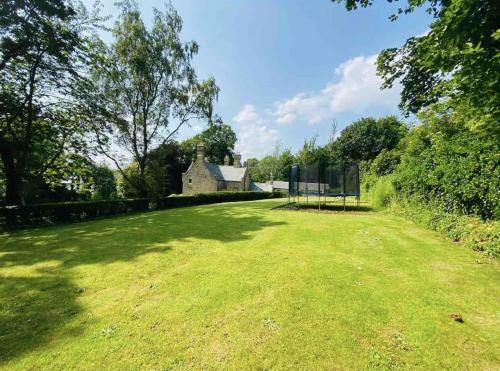 Exclusive 4-bed House In Lowfell Gateshead
