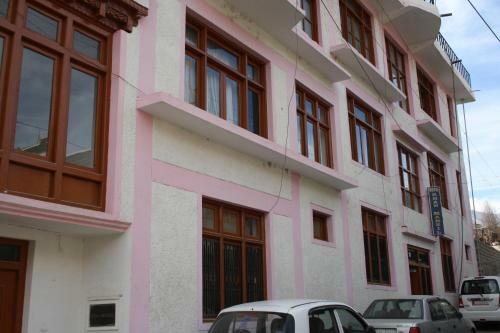 Hotel Khan Manzil