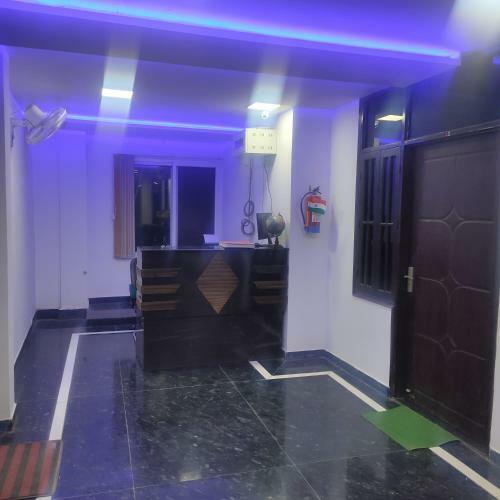 Hotel Holiday Inn By Wb Inn