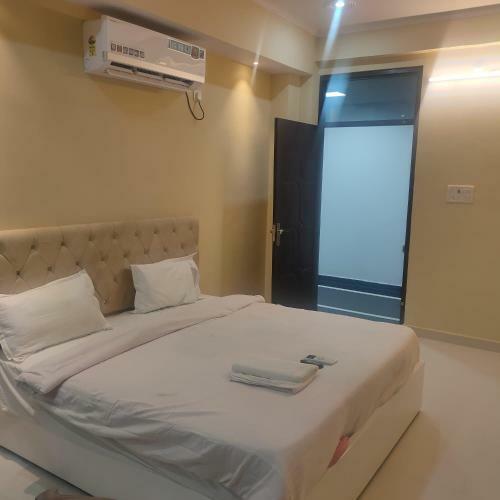 Hotel Holiday Inn By Wb Inn