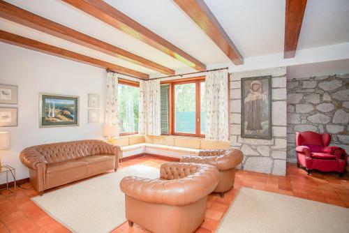 Liiiving In Moledo - Beach & Garden Villa