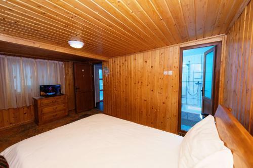 Posada Pensiunea Stejarul Lui Andrei- Eagle's Nest Chalet