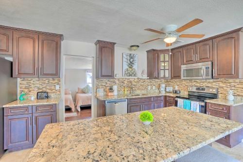 Bright And Airy Home About 6 Mi To Clearwater Beach