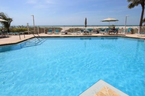 Crescent Beach Club I 3g
