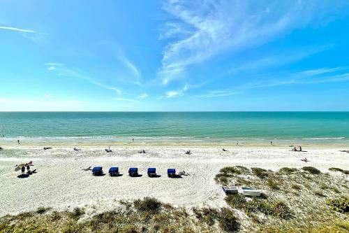 Chateaux Sunset Suites 408
