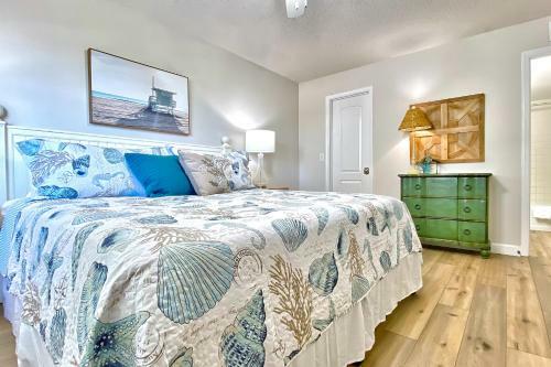 Chateaux Sunset Suites 408