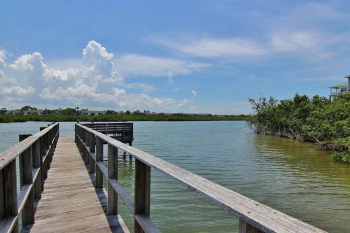 Mariner's Pointe 701