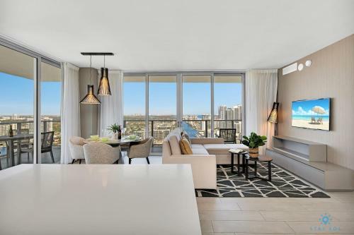 5 Amenities 22 High Floor With Stunning Views Infinity Edge Pool