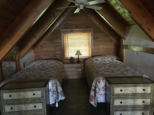 Villa Off The Hook Log Harbor Cabin