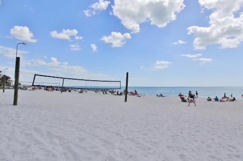 Madeira Beach Yacht Club 329b