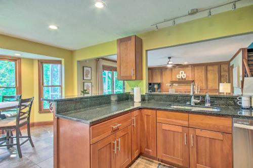 Chic Georgia Gem Less Than 2 Mi To Masters Golf Club!