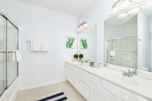 Updated Vista Cay Townhome, 10 Min From Universal