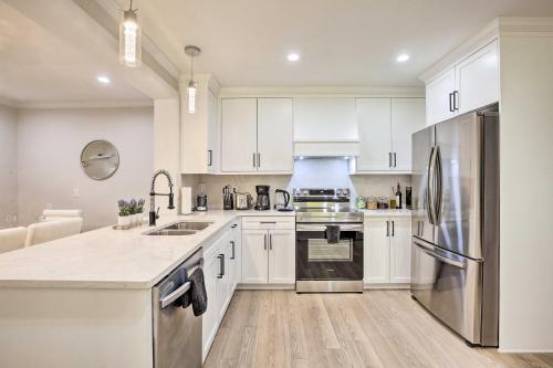 Updated Atlanta Home With Yard, Patio And Grill!