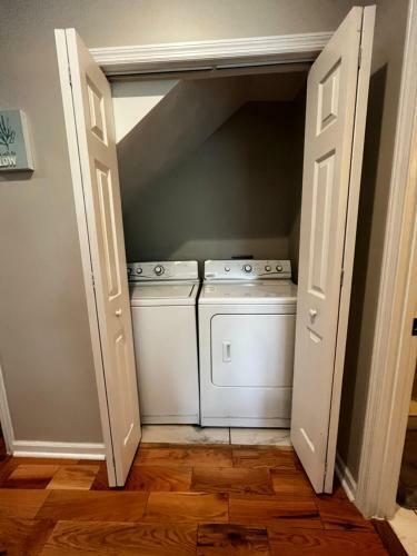 Quiet Unit 2 Atlanta Beautiful Private Bedroom 1 Private Bathroom